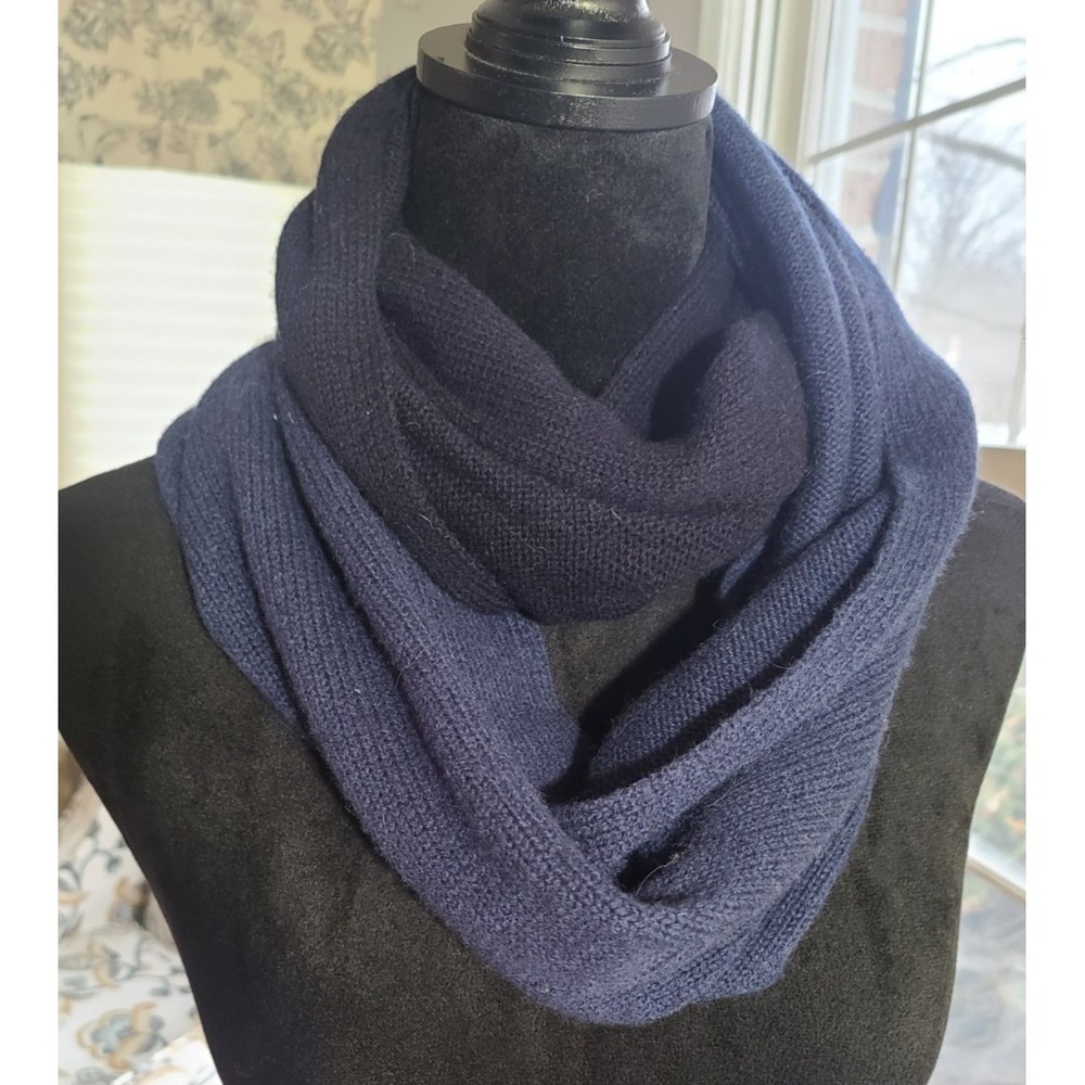 Vince Wool & Cashmere Blend Infinity Wrap Scarf Blue Black Soft Ivy League Prepy